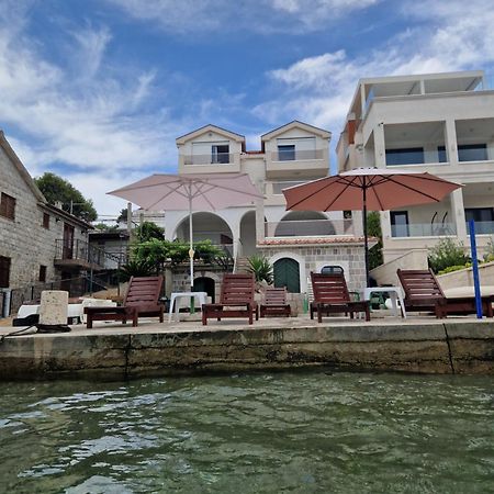 Franovic Apartments Tivat Bagian luar foto
