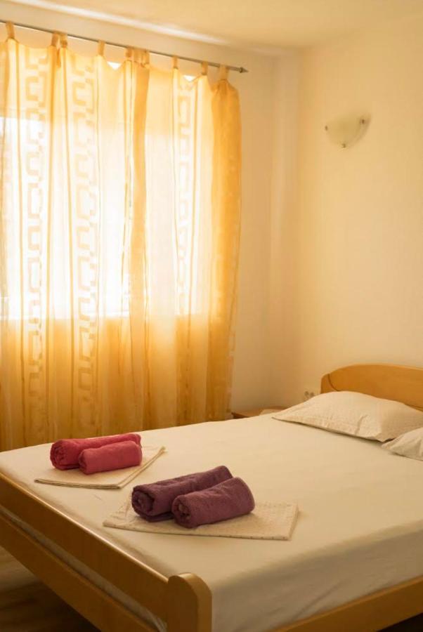 Franovic Apartments Tivat Bagian luar foto