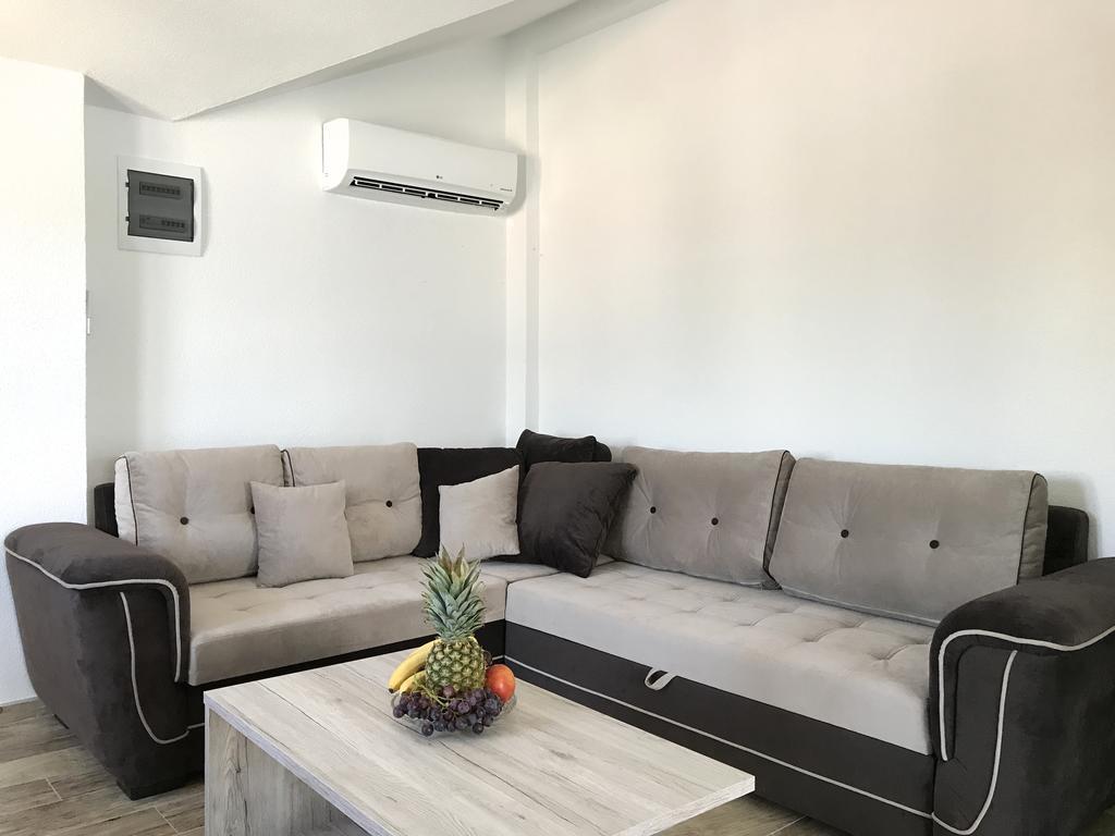 Franovic Apartments Tivat Bagian luar foto