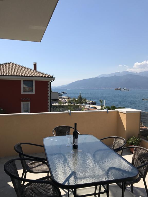 Franovic Apartments Tivat Bagian luar foto