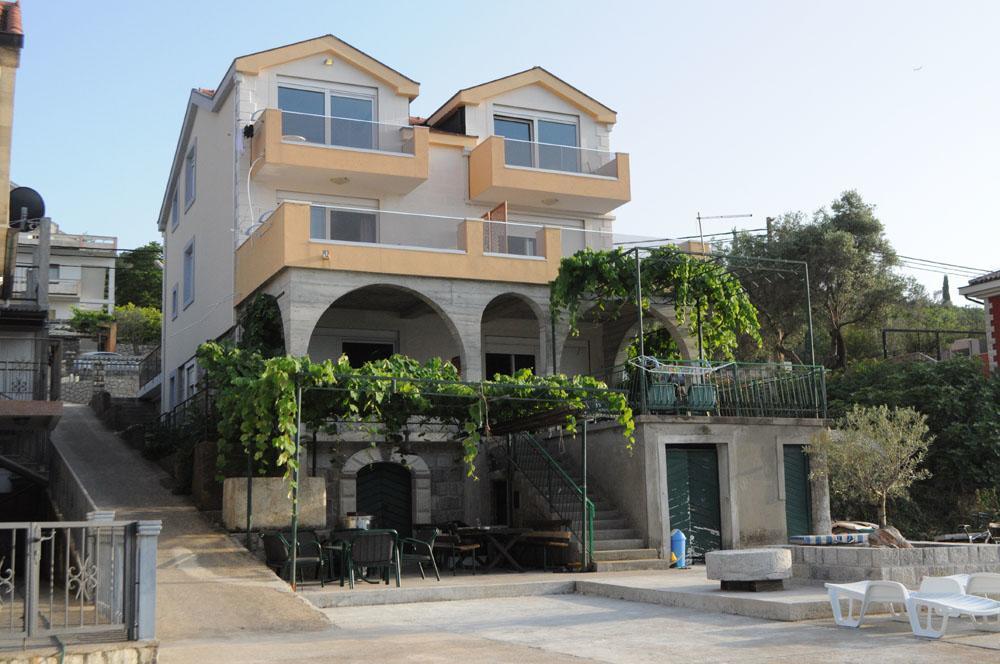 Franovic Apartments Tivat Bagian luar foto