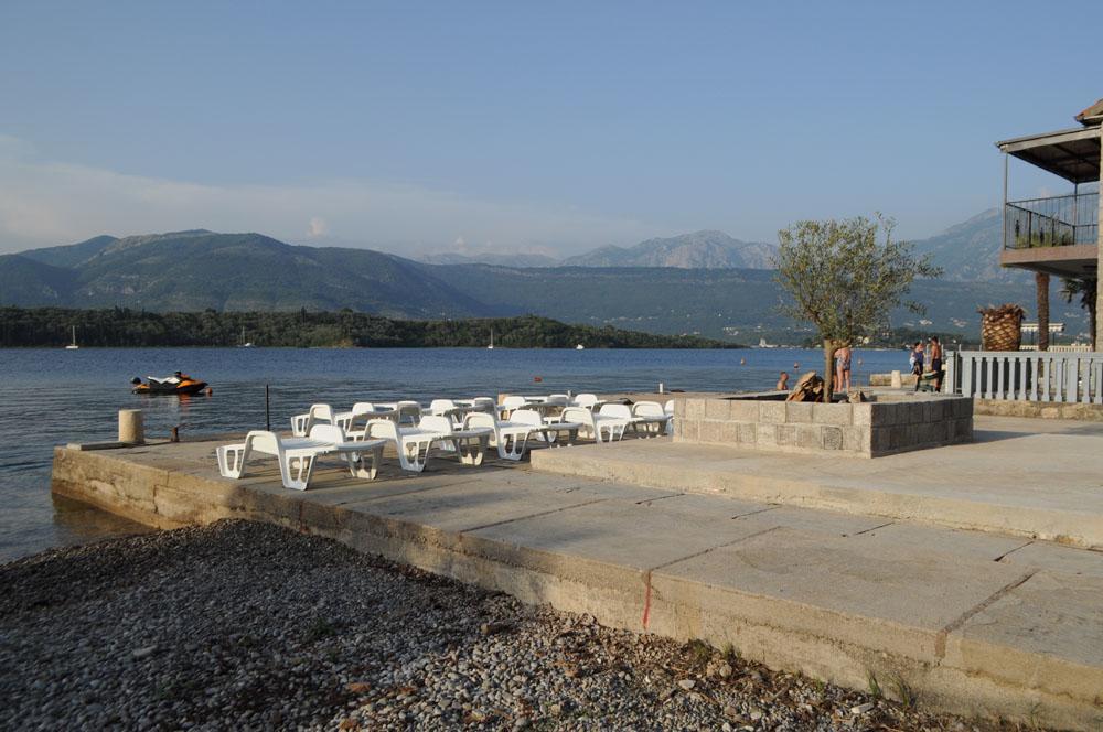 Franovic Apartments Tivat Bagian luar foto