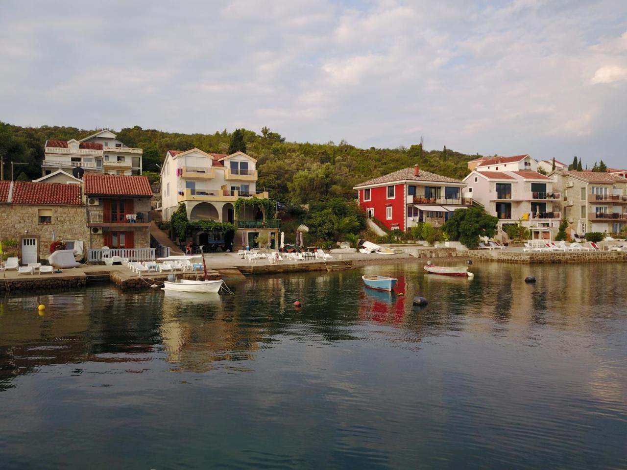 Franovic Apartments Tivat Bagian luar foto